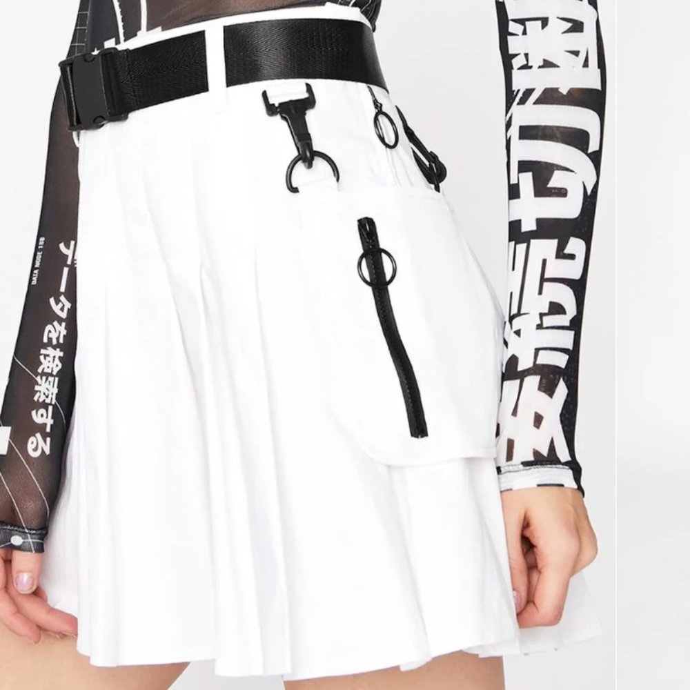 White, Pleated, Utility Skirt by Current Mood, with black belt, S Small